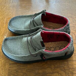 Men’s Hey Dude Slip-on Size 10